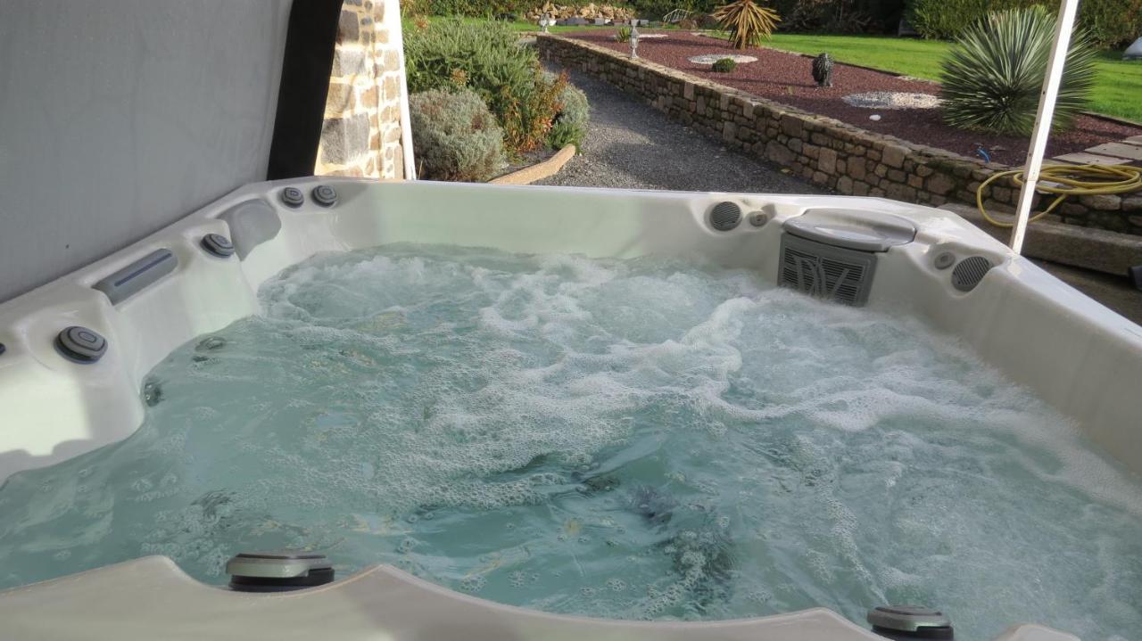 Chambre D'Hote Naturiste Ou Pas Miniac-Morvan エクステリア 写真